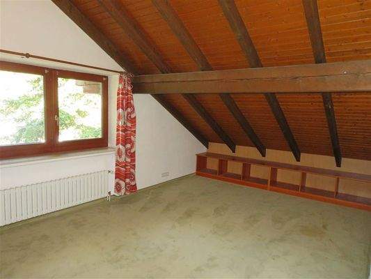 HH Dachbodenzimmer