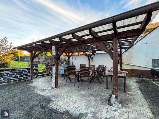 Überdachter Freisitz, Innenhof