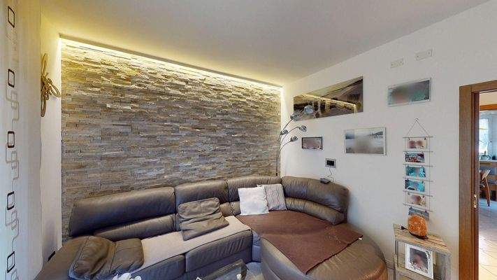 Meran-Merano-Trilocale-Dreizimmerwohnung-in-vendita-vendesi-zu-verkaufen-Balkon-balcone