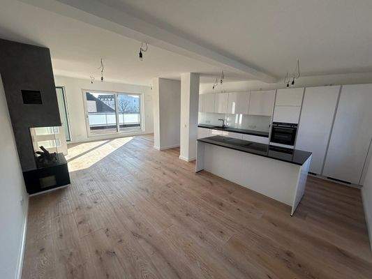 Wohn-Esszimmer mit Küche