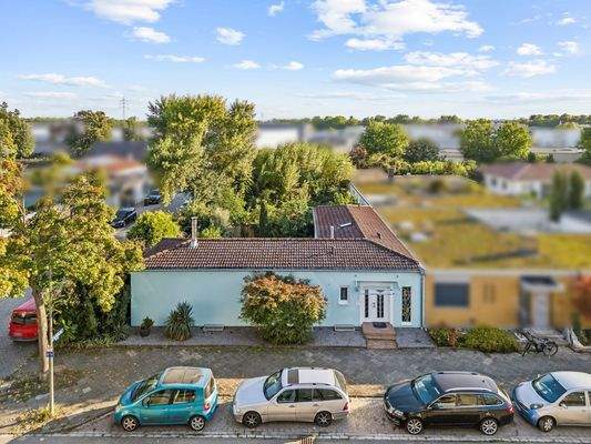 Straßenansicht von vorne