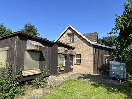 Garage mit Taubenschlag