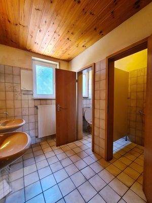 Gaststätten-WC (exemplarisch)