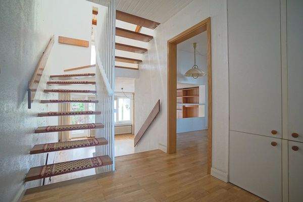 Flur mit Treppenaufgang