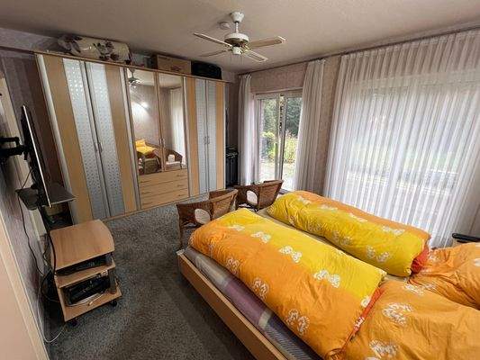 Elternschlafzimmer (EG) 