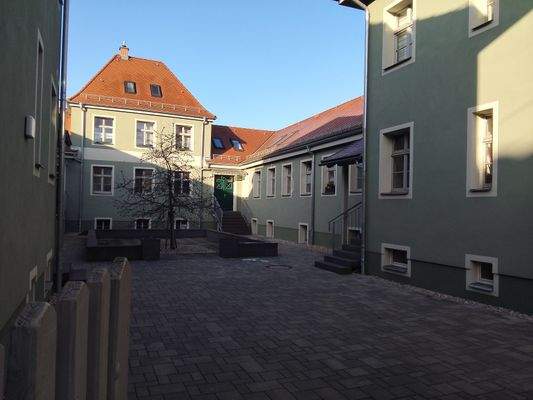 Innenhof Seite Nr. 5.jpg