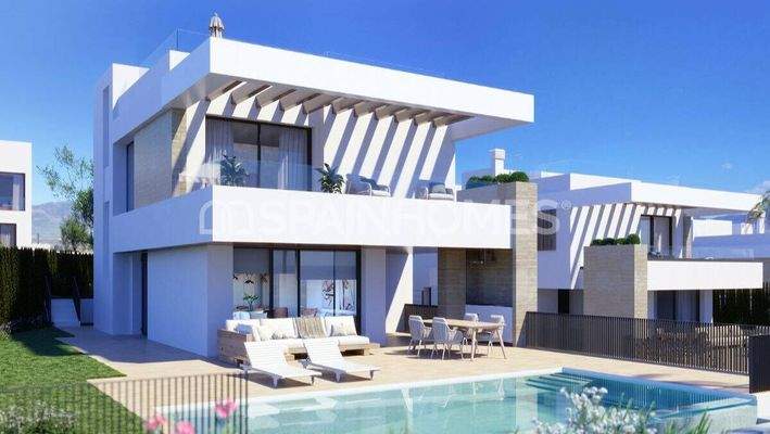 Detached Houses with Private Pools in Estepona Málaga