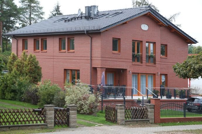 ***Luxuriöses Doppelhaus mit 557 qm Nutzfläche! Ein Haus bewohnen, das Zweite vermietet lassen?!***