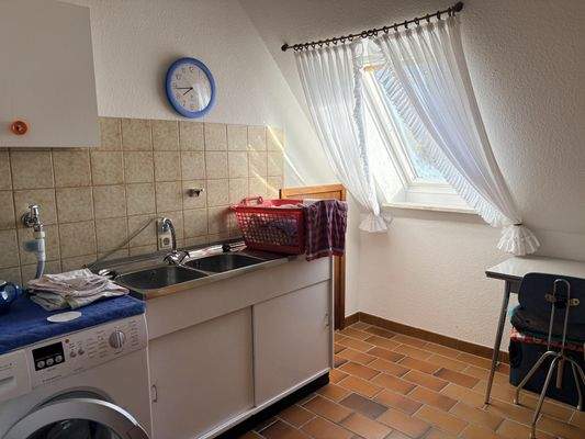 Hauswirtschaftsraum DG