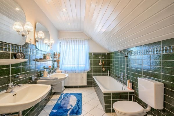 Wannenbad Dachgeschoss