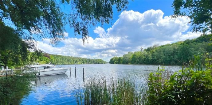 MODERNE ARCHITEKTENVILLA - für 1 bis 6 Familien- in alter Villenlage- 200 Meter zum Wasser