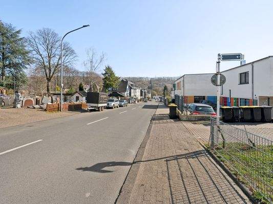 Zufahrt Grundstück Straße