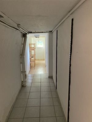 Raum zum Gartenausgang.jpg
