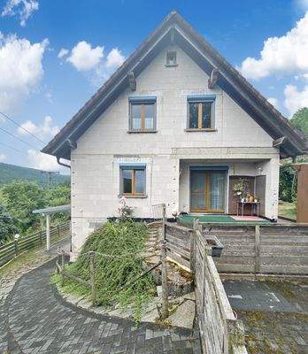 Seitenansicht mit Terrasse