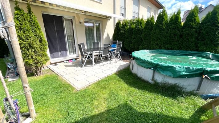 Terrasse mit Pool