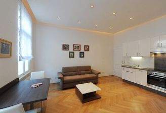 Wohnzimmer / living room