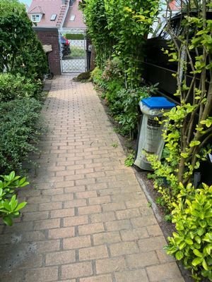 Weg zur Straße