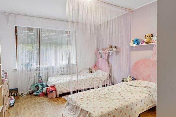 Erdgeschoss - Schlafzimmer