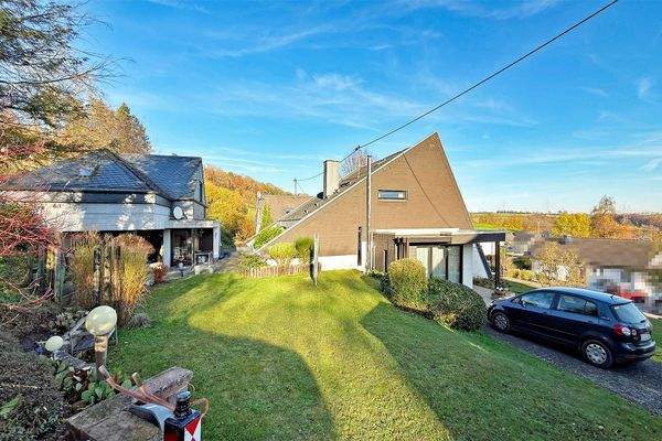 Einfamilienhaus mit Gästehaus in Beßlich