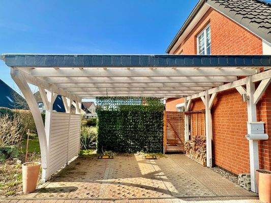 Carport - Wallbox am Haus verfügbar