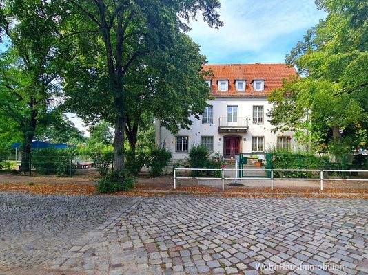 Kita ca. 1,1 km  entfernt