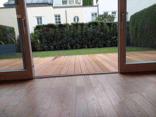 Ausgang zu Terrasse und Garten