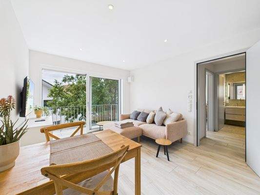 Wohnbereich mit Fluransicht