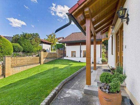 Stilvoller Eingangsbereich, einladend und elegant zugleich