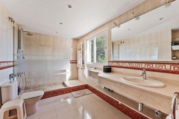 2nd Bathroom in villa in Palmanova