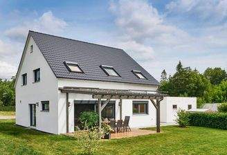 Garten mit Überdachung.jpg