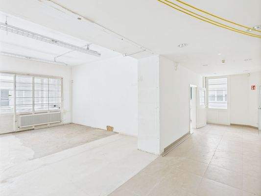 CAM01062G0-PR0220-STILL003