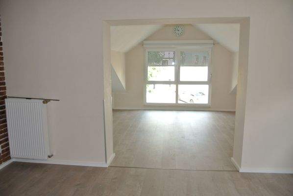 Blick ins Wohnzimmer ohne Möbel