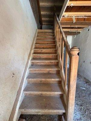 Haus EG Treppe OG.JPG
