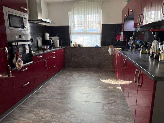 Moderne und elegante Einbauküche