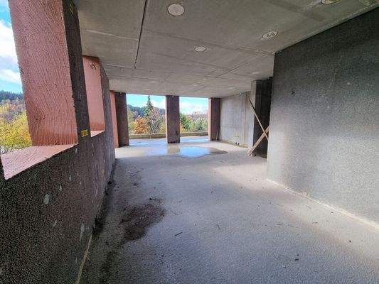 Von der Küche in den Wohnbereich