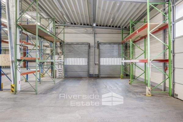 LKW-Rampen zur Be- und Entladung