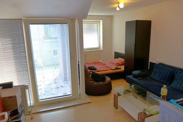 Wohn- und Schlafzimmer