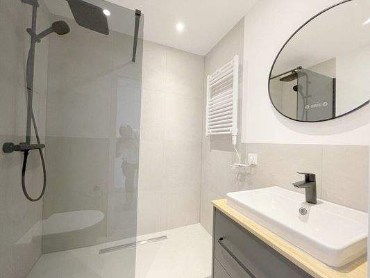 Sehr schickes Badezimmer