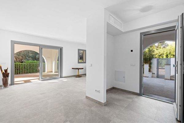 Eingang und Wohnzimmer