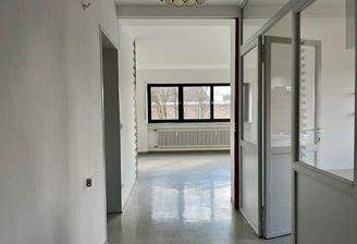 Blick vom Flur ins Wohnzimmer