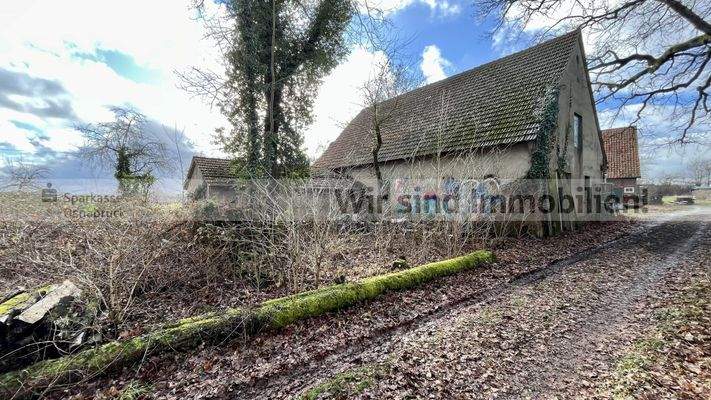 Zuwegung und Kleine Scheune 2