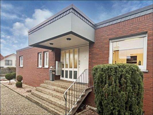 Überdachter Eingangsbereich