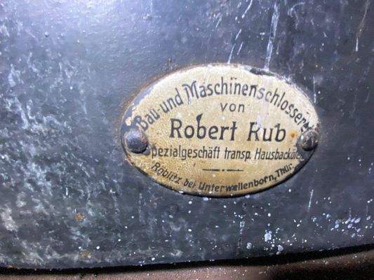 36 Ein Brot- Backofen darf natürlich nicht fehlen 