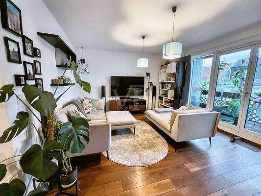 lichtdurchfluteter Wohnbereich mit SüdWest-Balkon