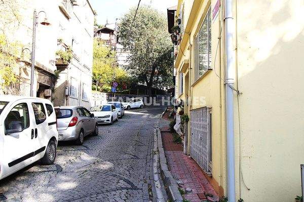 Spacious 3-Bedroom Flat Near the Bosphorus