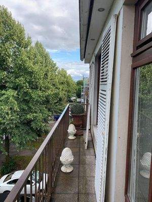 Balkon zur Strasse
