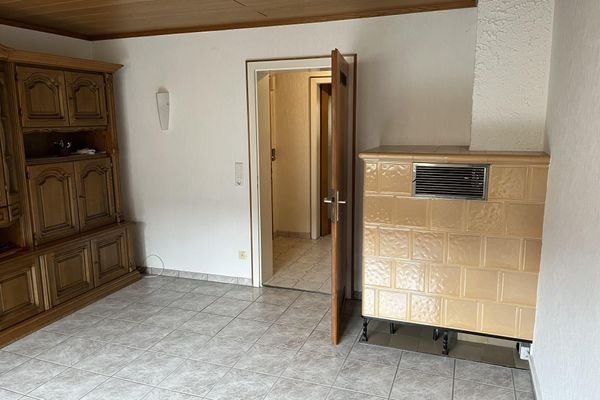Wohnzimmer mit Kachelofen