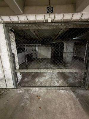 Tiefgaragenstellplatz