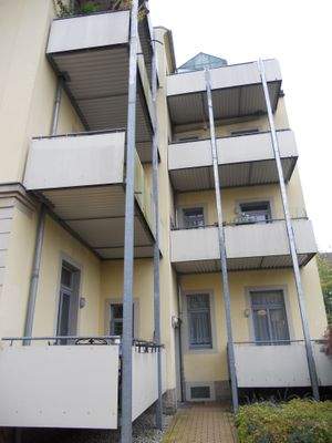 Hinteransicht mit Balkone