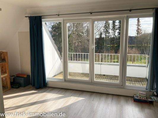 37-Schlafzimmer + Loggia DG.JPG